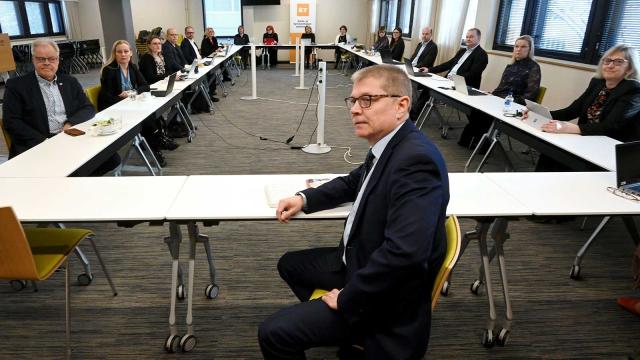 Pääneuvottelijat Kuntatalon neuvotteluhuoneessa neuvottelukierroksella 2022. Kuva: STT – Lehtikuva, Markku Ulander.