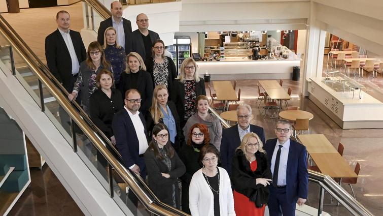 Pääneuvotteluryhmän jäsenet yhteiskuvassa. STT, Lehtikuva, Markku Ulander